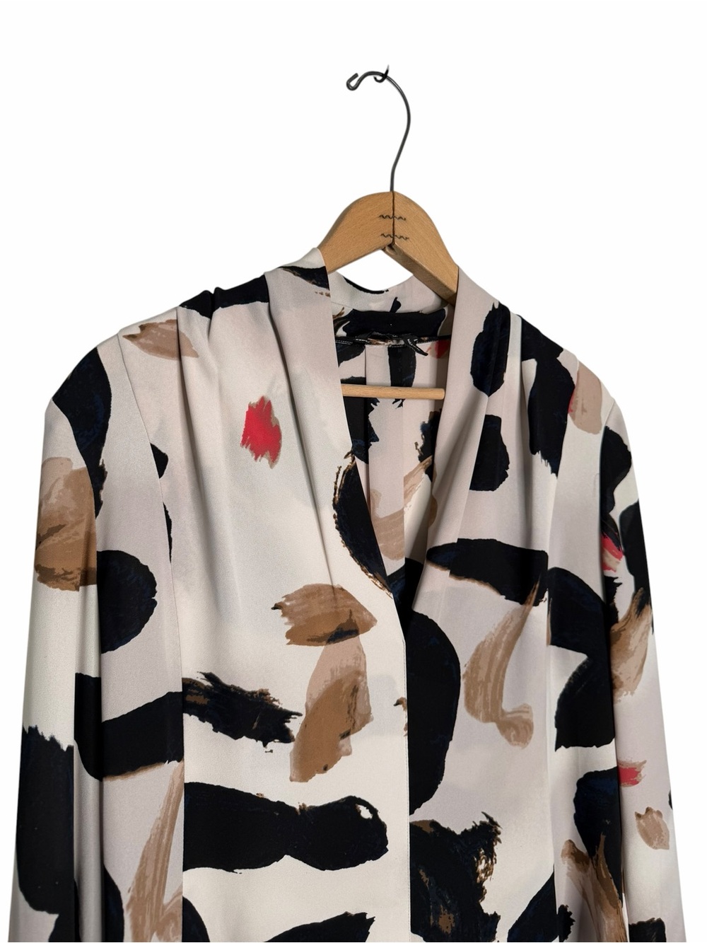 NIC+ZOE Black White Beige V-neck Abstract Print Blouse Size Medium - Picture 3 of 6
